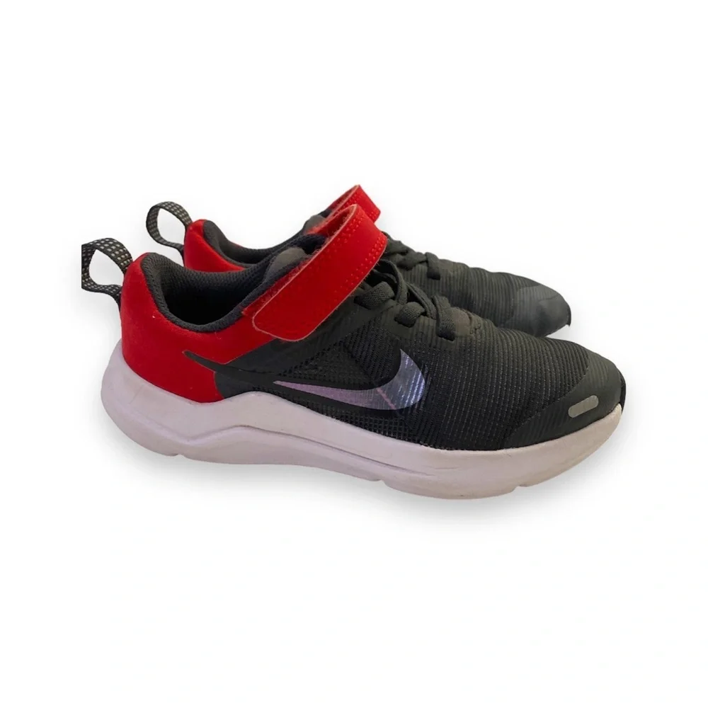 NIKE Downshifter 12 Black and Red Little Kid’s Shoes Brand Logo Size 11C